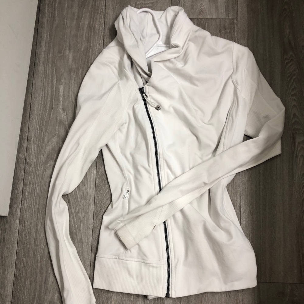 Lululemon size 4 active jacket